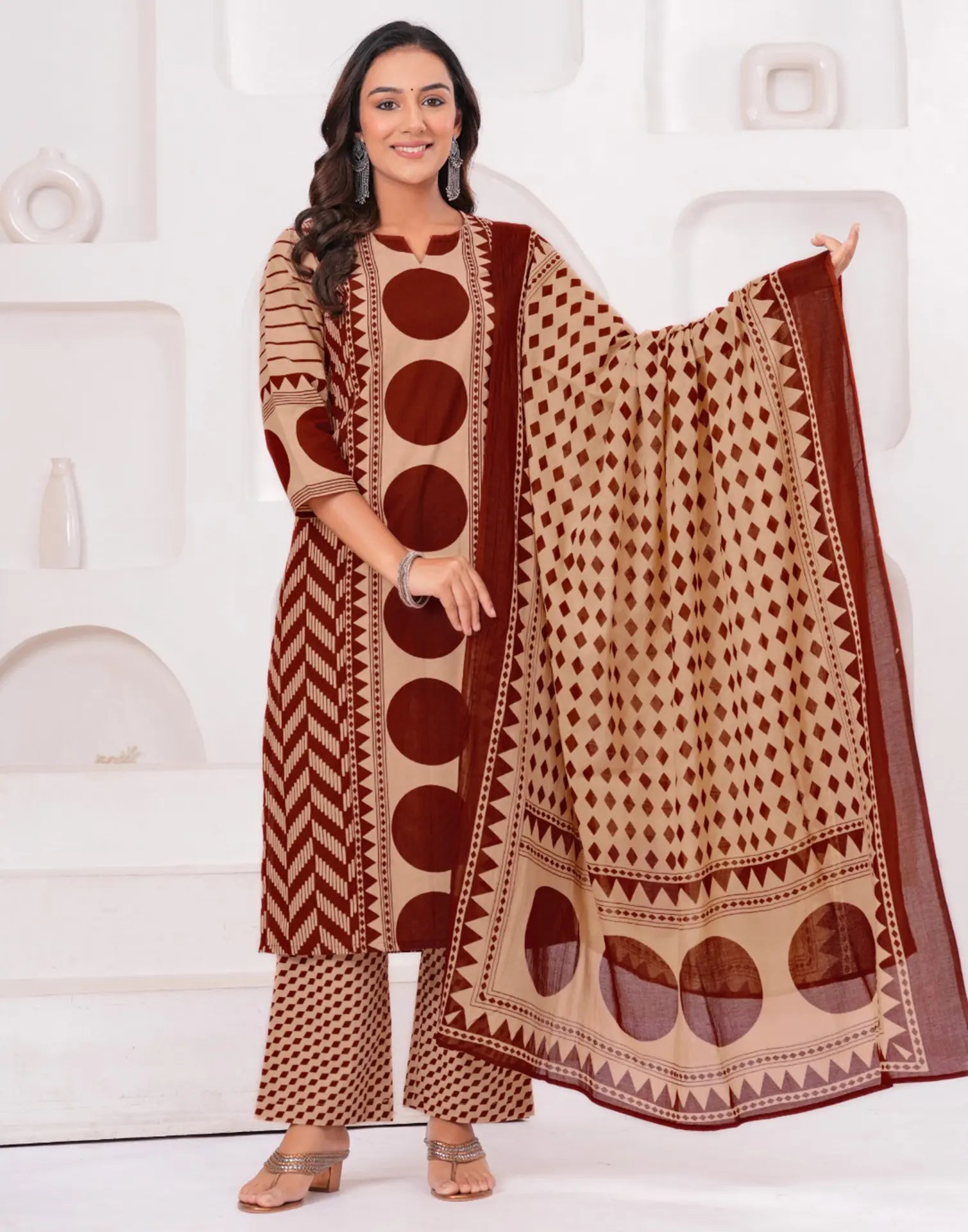 Skylee Cotton Printed Straight 3 Piece Kurta Set For Woman
