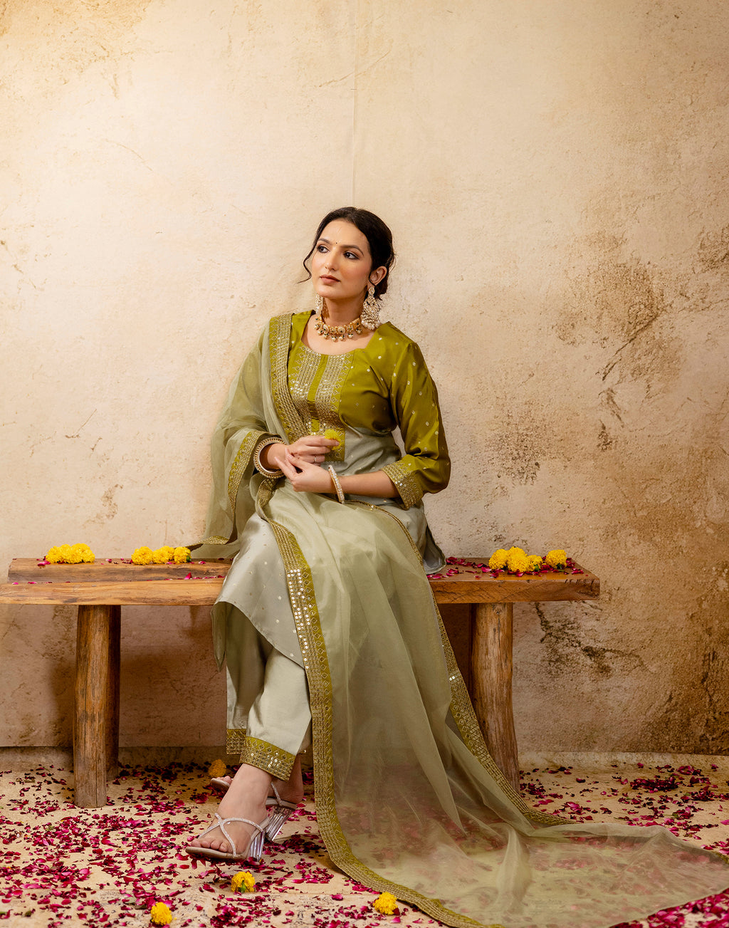 Skylee Taffeta Embroidered Straight 3 Piece Kurta Set For Woman