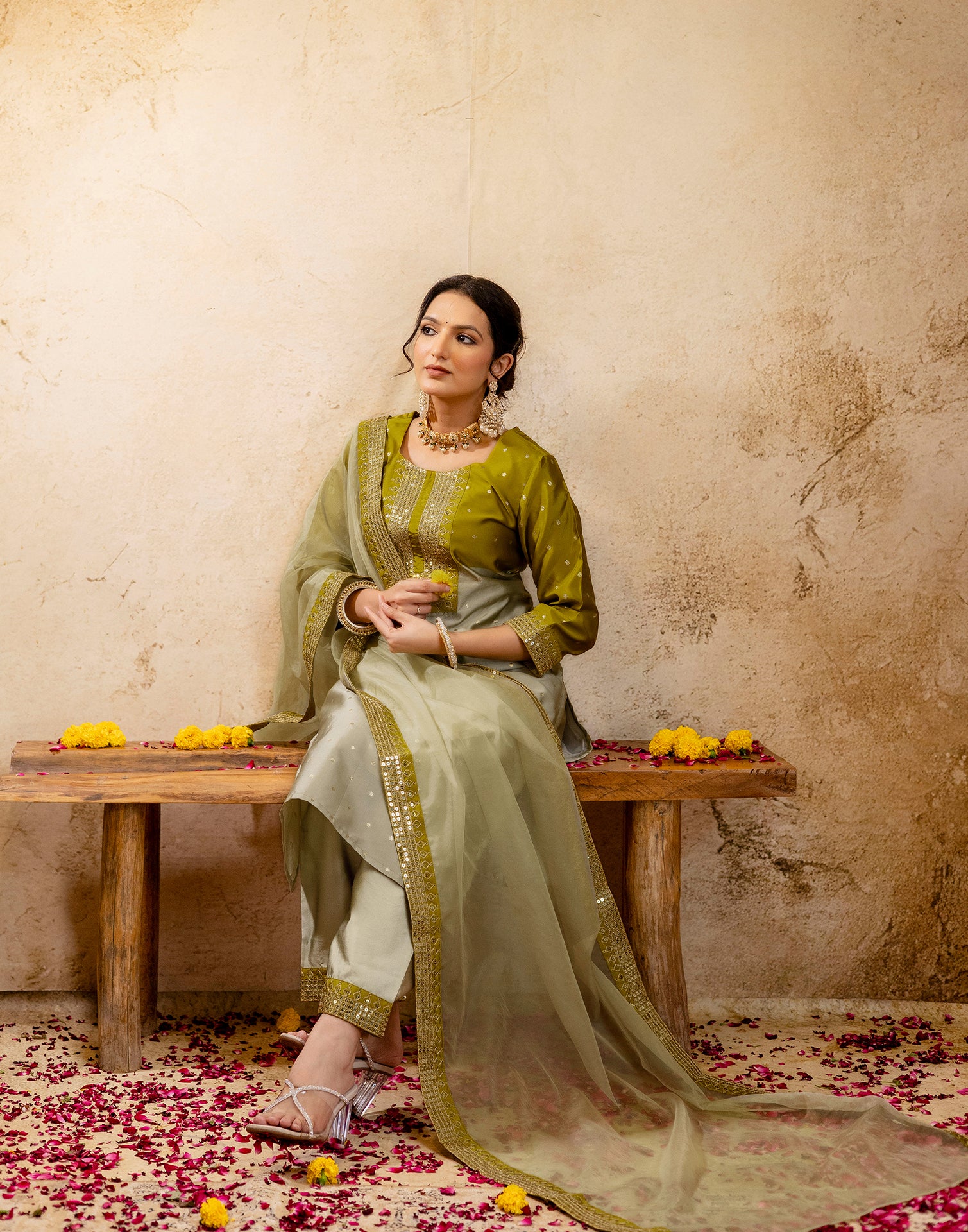Skylee Taffeta Embroidered Straight 3 Piece Kurta Set For Woman