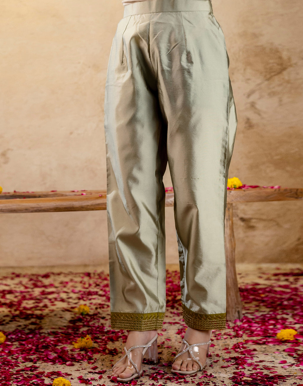 Skylee Taffeta Embroidered Straight 3 Piece Kurta Set For Woman