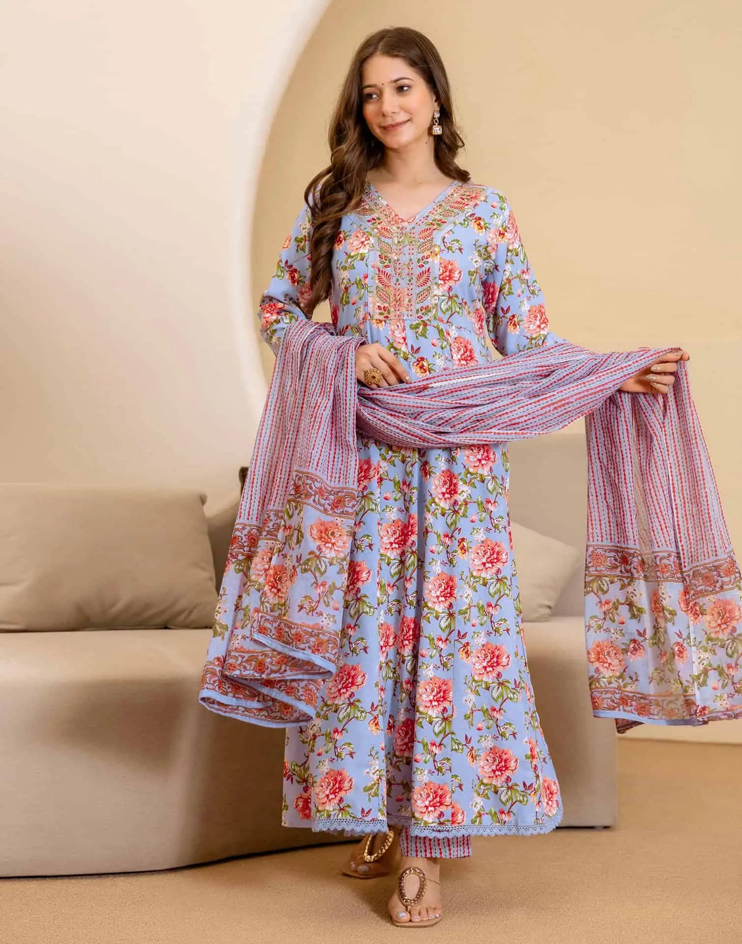 Affordable v neck kurta set 