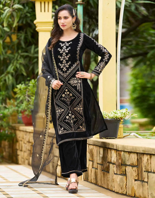 Stylish embroidered straight kurta set for women festive wear
