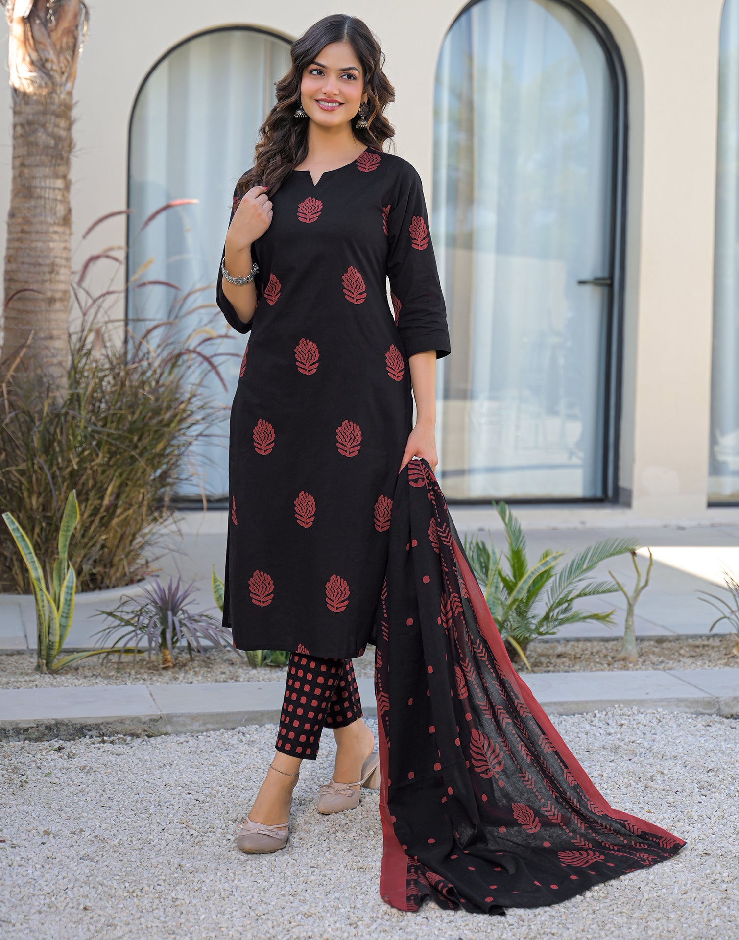 Skylee Cotton Printed Straight 3 Piece Kurta Set For Woman