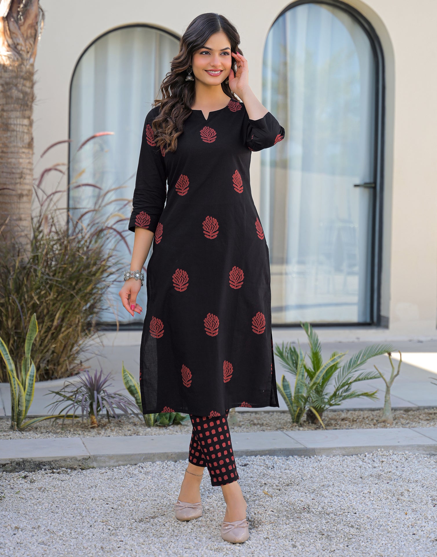 Skylee Cotton Printed Straight 3 Piece Kurta Set For Woman