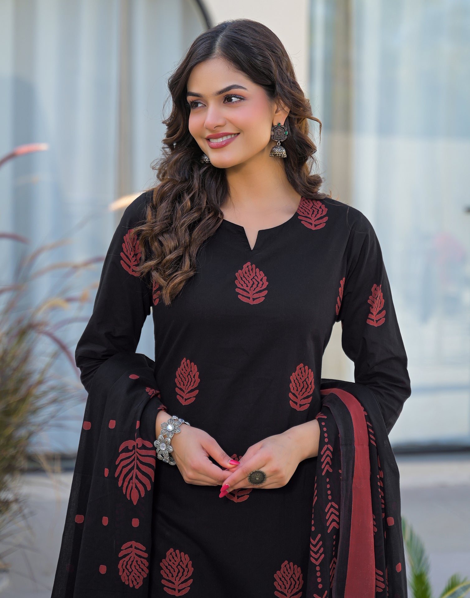 Skylee Cotton Printed Straight 3 Piece Kurta Set For Woman