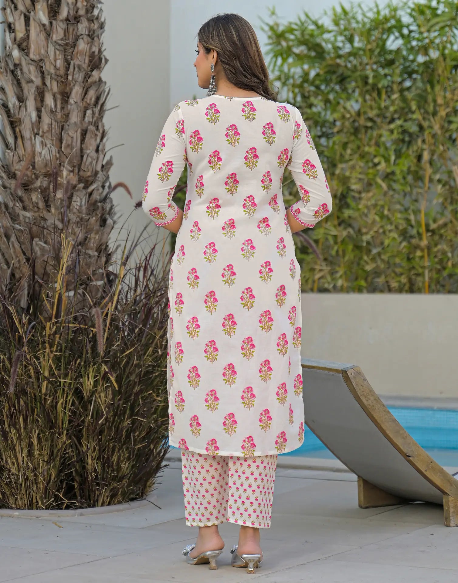 Skylee Cotton Printed Straight 3 Piece Kurta Set For Woman