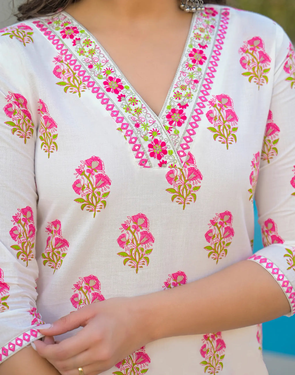 Skylee Cotton Printed Straight 3 Piece Kurta Set For Woman