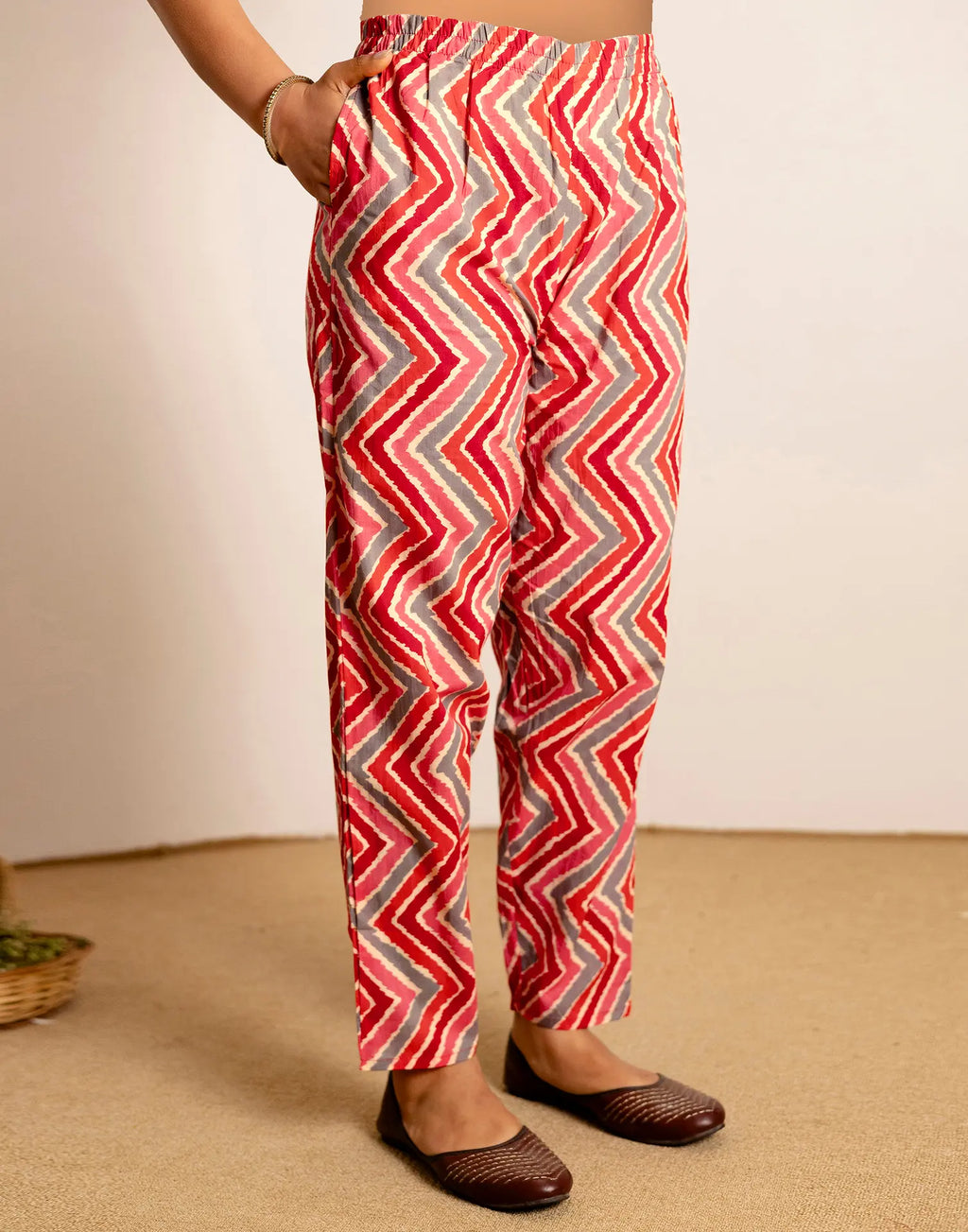 Skylee Cotton Printed Straight 3 Piece Kurta Set For Woman