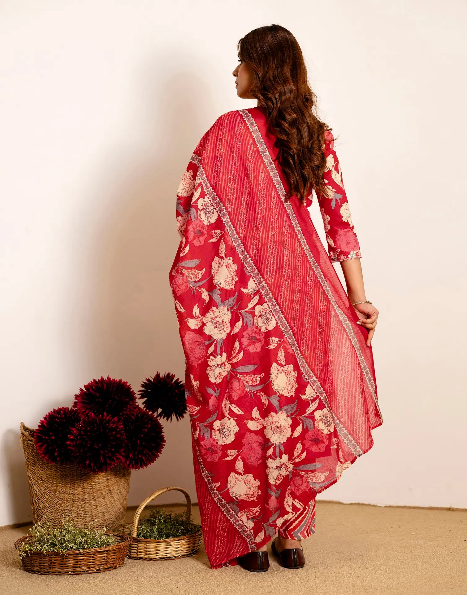 Skylee Cotton Printed Straight 3 Piece Kurta Set For Woman
