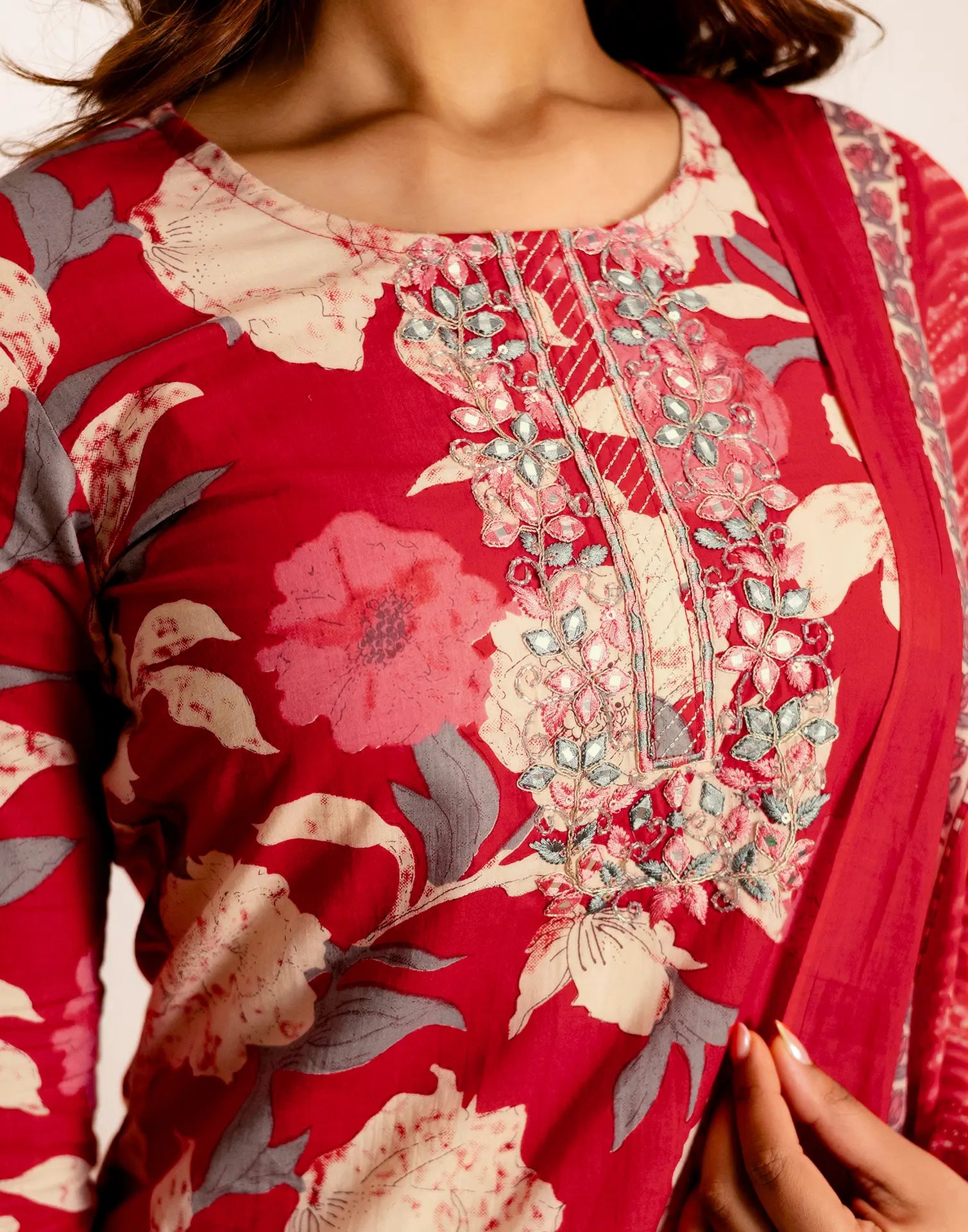 Skylee Cotton Printed Straight 3 Piece Kurta Set For Woman