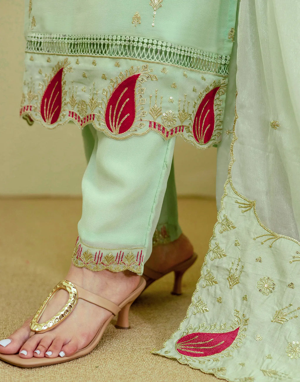 Georgette Embroidered Straight 3 Piece Kurta Set