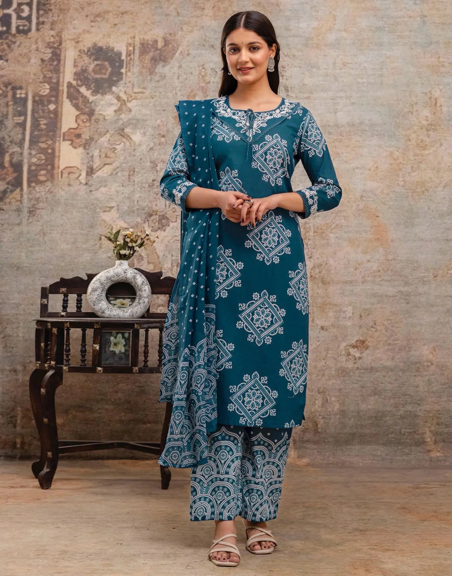 Skylee Cotton Printed Straight 3 Piece Kurta Set For Woman