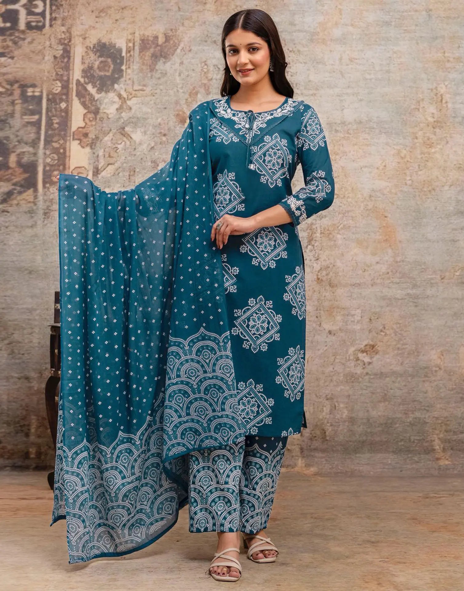 Skylee Cotton Printed Straight 3 Piece Kurta Set For Woman