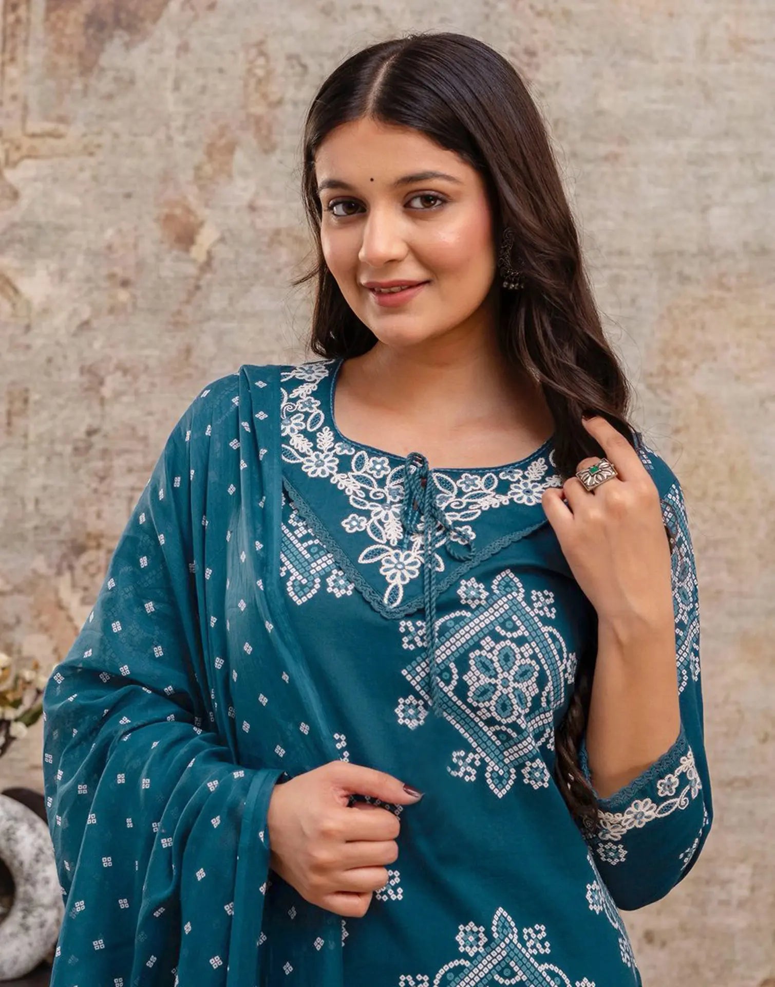 Skylee Cotton Printed Straight 3 Piece Kurta Set For Woman