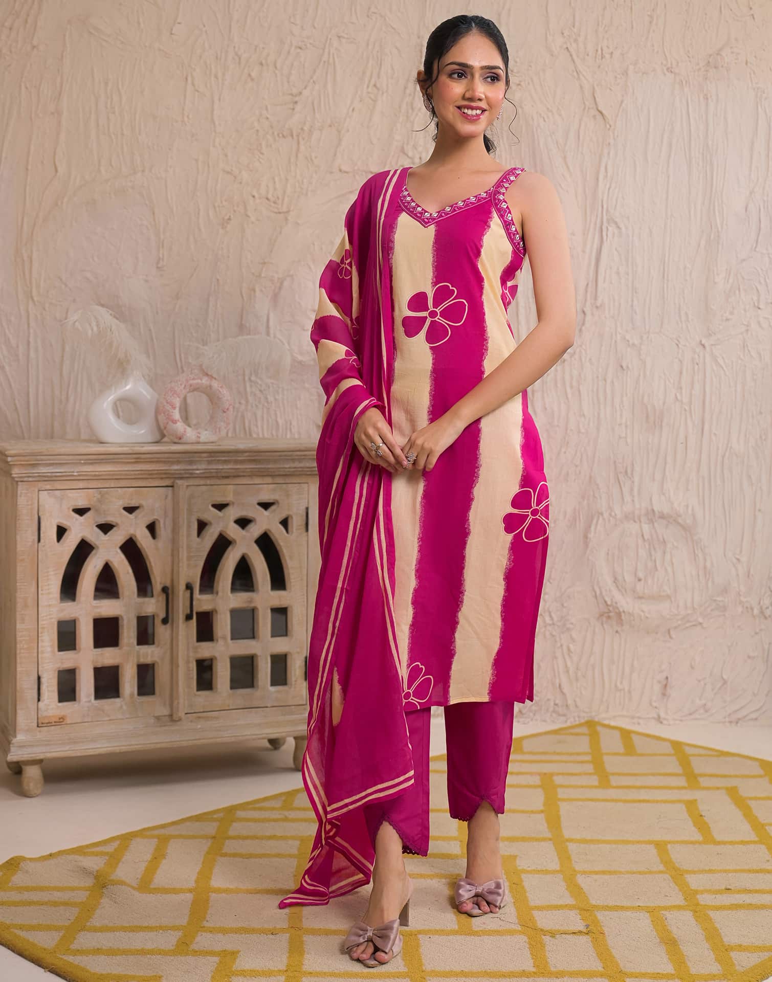 Pink Cotton Printed Straight Kurta Set with Pant & Dupatta V-Neck Casual & Office Wear for Women