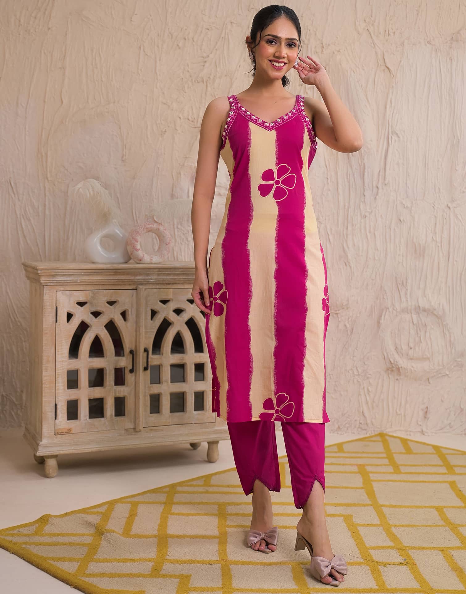 Pink Cotton Printed Straight Kurta Set with Pant & Dupatta V-Neck Casual & Office Wear for Women