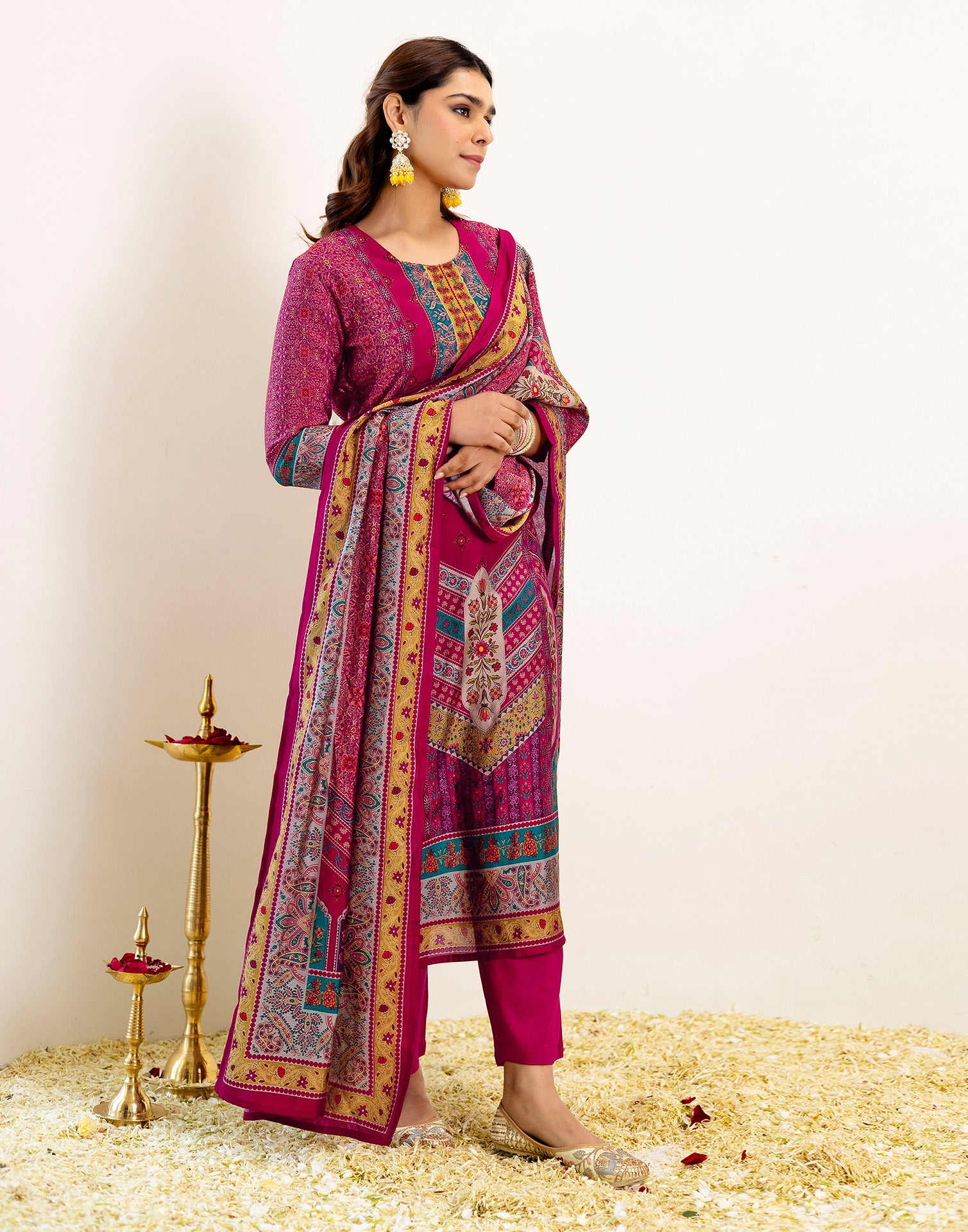 Skylee Silk Printed Straight 3 Piece Kurta Set For Woman