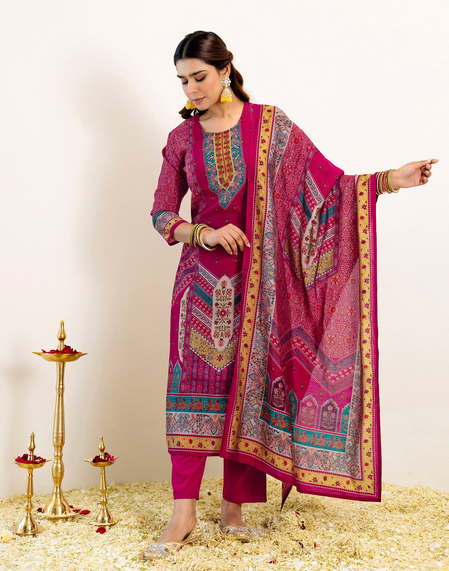 Skylee Silk Printed Straight 3 Piece Kurta Set For Woman