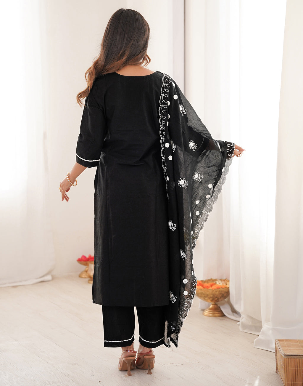 Skylee Cotton Embroidered Straight 3 Piece Kurta Set For Woman