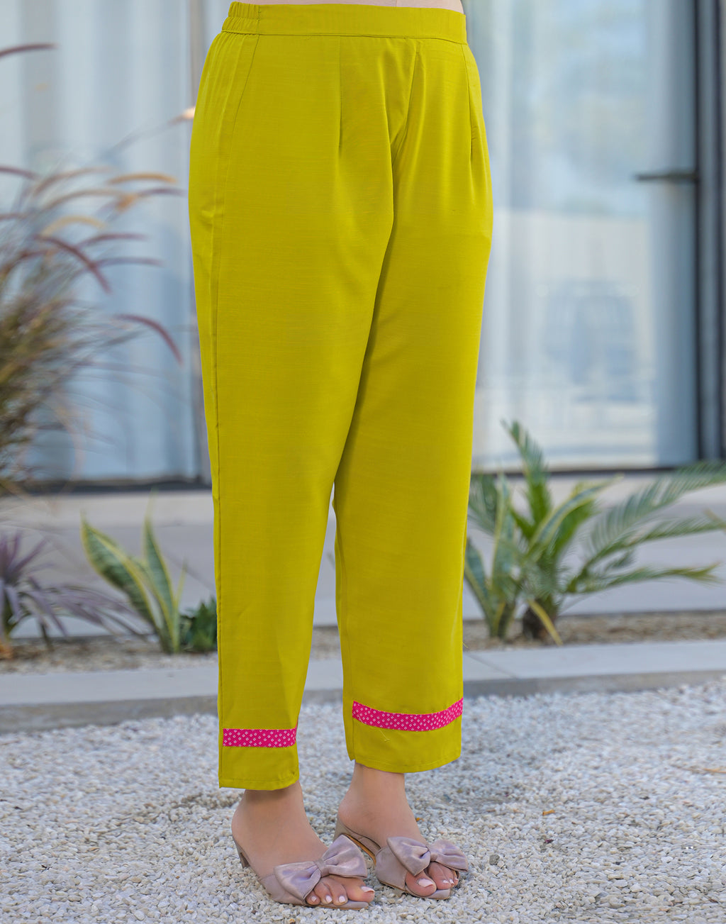 Skylee Rayon Embroidered Straight 3 Piece Kurta Set For Woman