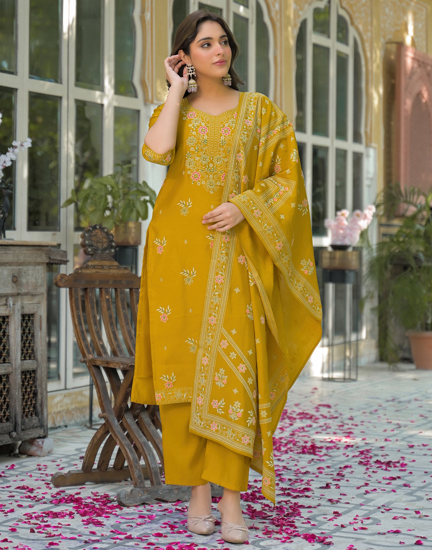 Skylee Silk Foil Print Straight 3 Piece Kurta Set For Woman