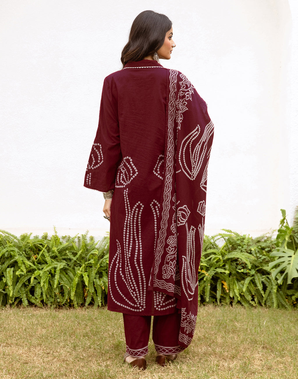 Skylee Cotton Printed Straight 3 Piece Kurta Set For Woman
