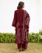 Skylee Cotton Printed Straight 3 Piece Kurta Set For Woman