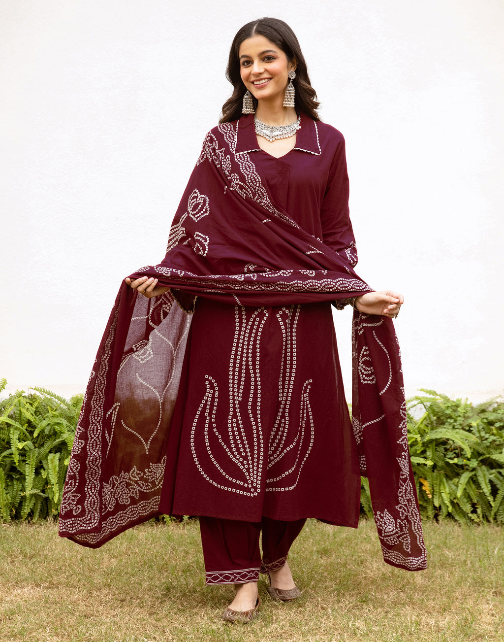 Skylee Cotton Printed Straight 3 Piece Kurta Set For Woman