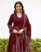 Skylee Cotton Printed Straight 3 Piece Kurta Set For Woman