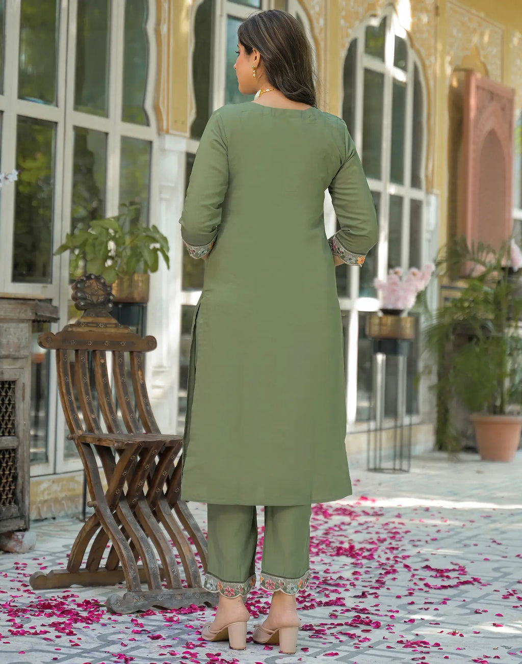Silk Blend Embroidered Straight 3 Piece Kurta Set