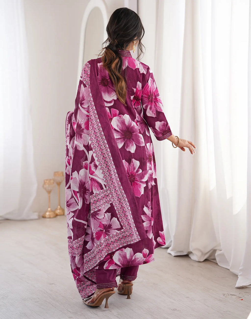 Skylee Viscose Floral Print Straight 3 Piece Kurta Set For Woman