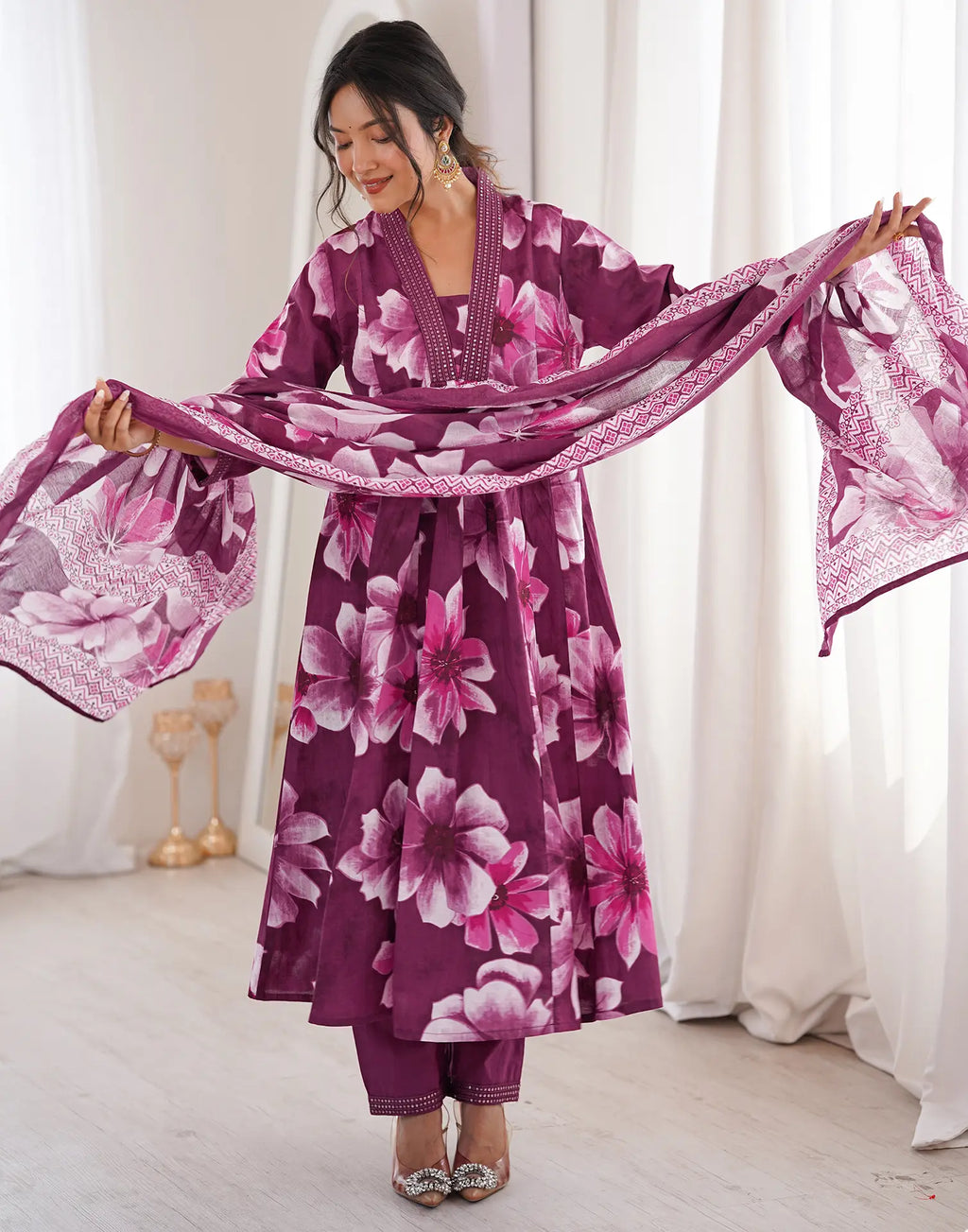 Skylee Viscose Floral Print Straight 3 Piece Kurta Set For Woman