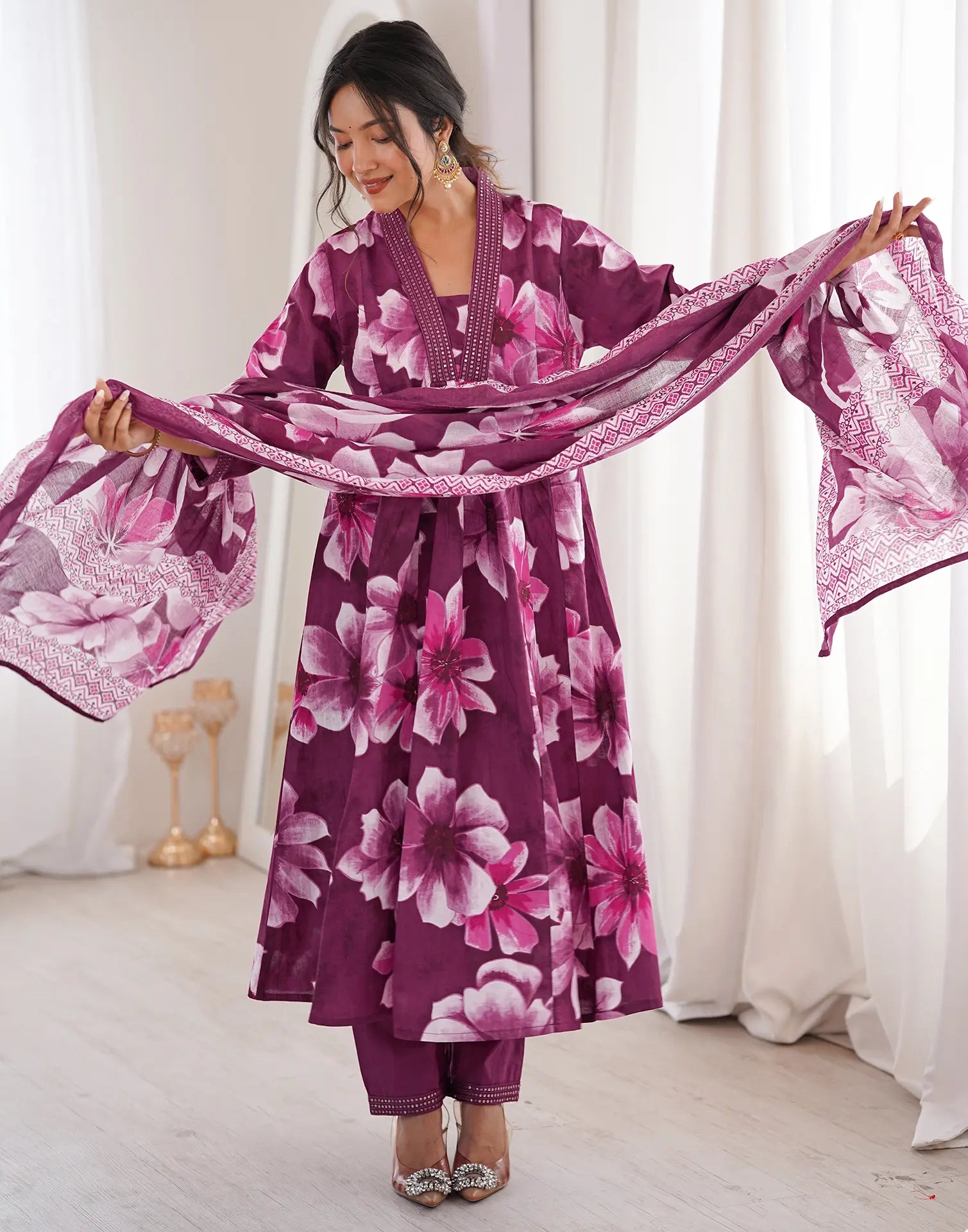 Skylee Viscose Floral Print Straight 3 Piece Kurta Set For Woman