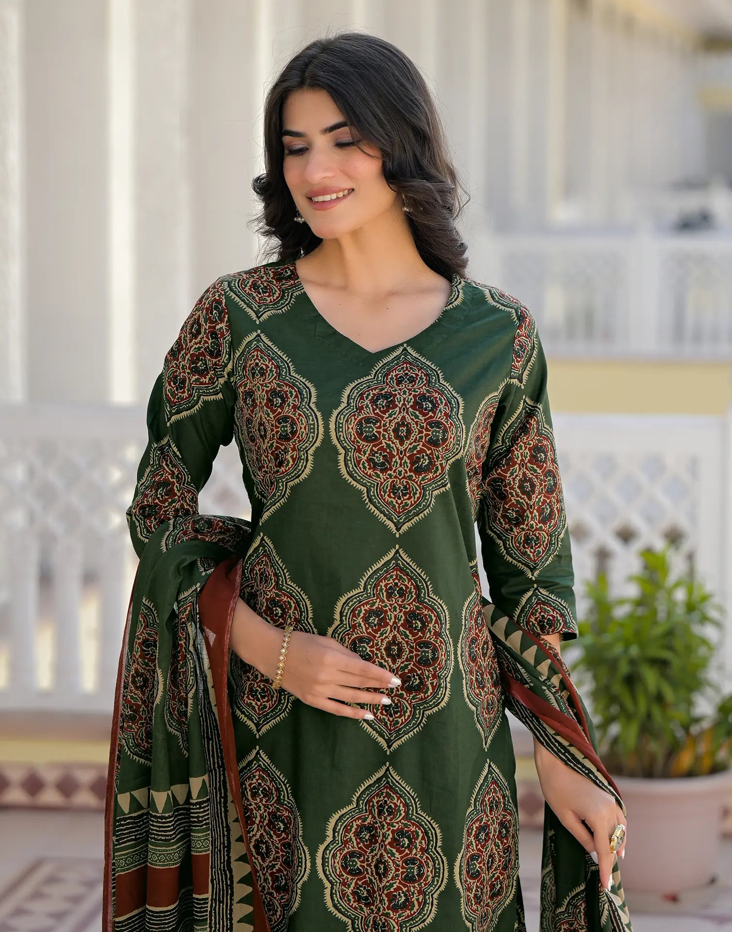 Skylee Cotton Printed Straight 3 Piece Kurta Set For Woman