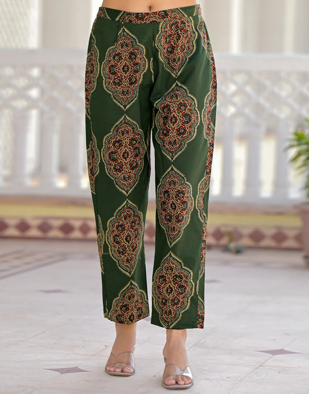 Skylee Cotton Printed Straight 3 Piece Kurta Set For Woman