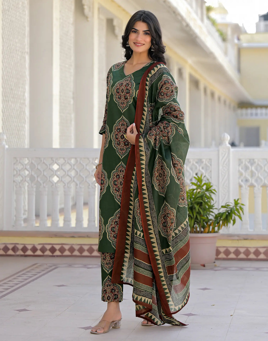 Skylee Cotton Printed Straight 3 Piece Kurta Set For Woman