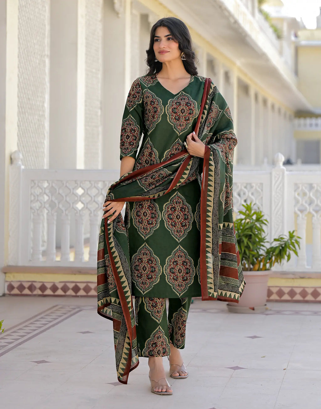 Skylee Cotton Printed Straight 3 Piece Kurta Set For Woman