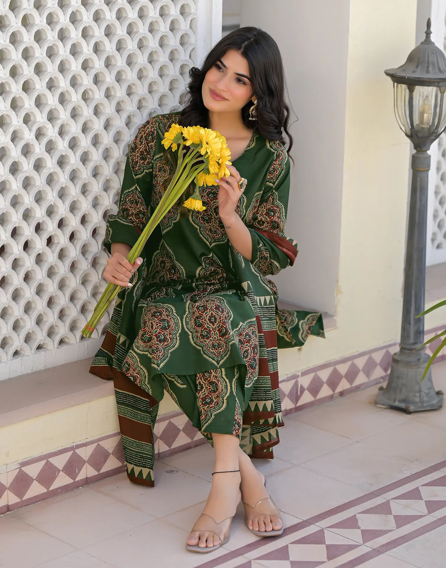 Skylee Cotton Printed Straight 3 Piece Kurta Set For Woman