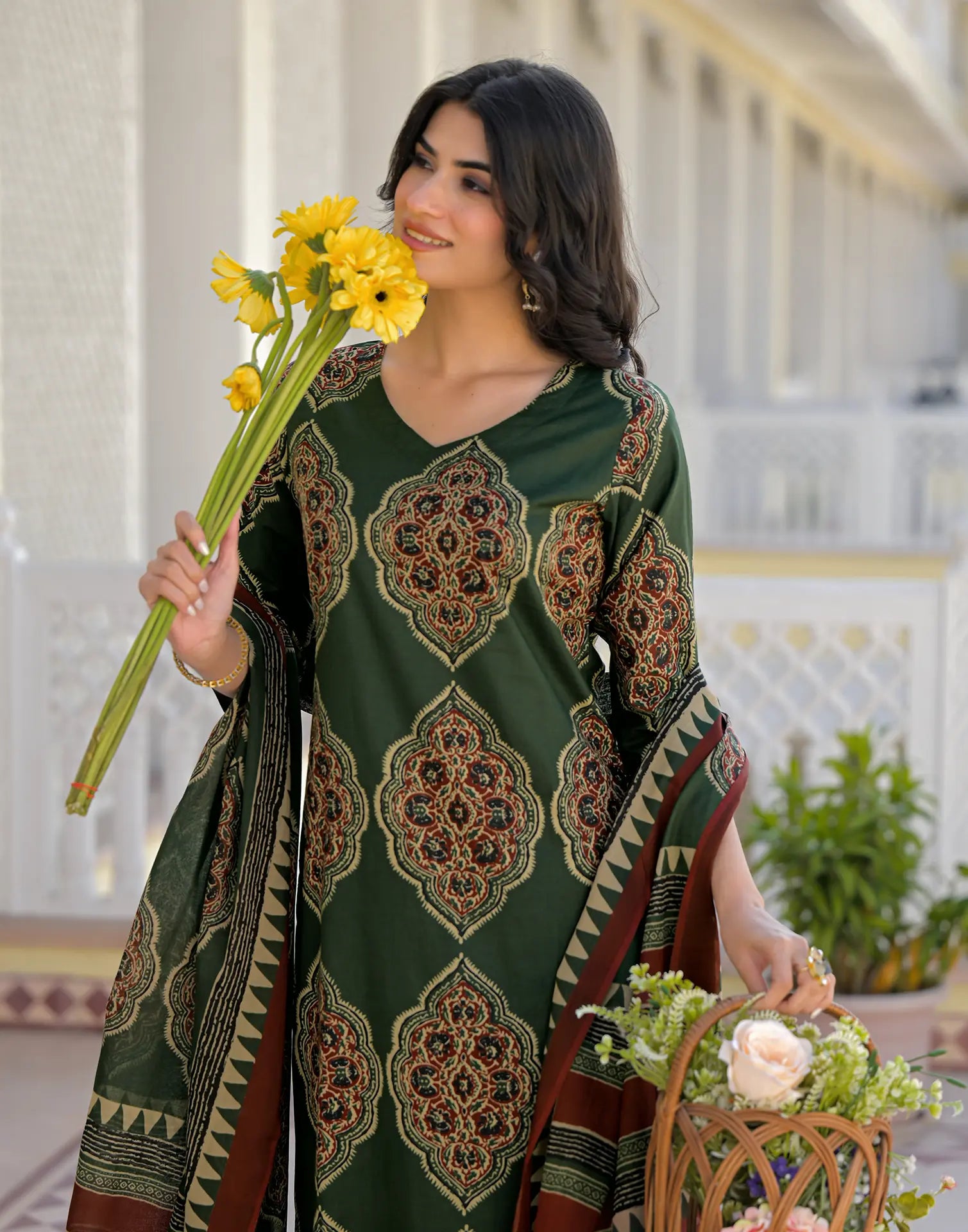 Skylee Cotton Printed Straight 3 Piece Kurta Set For Woman