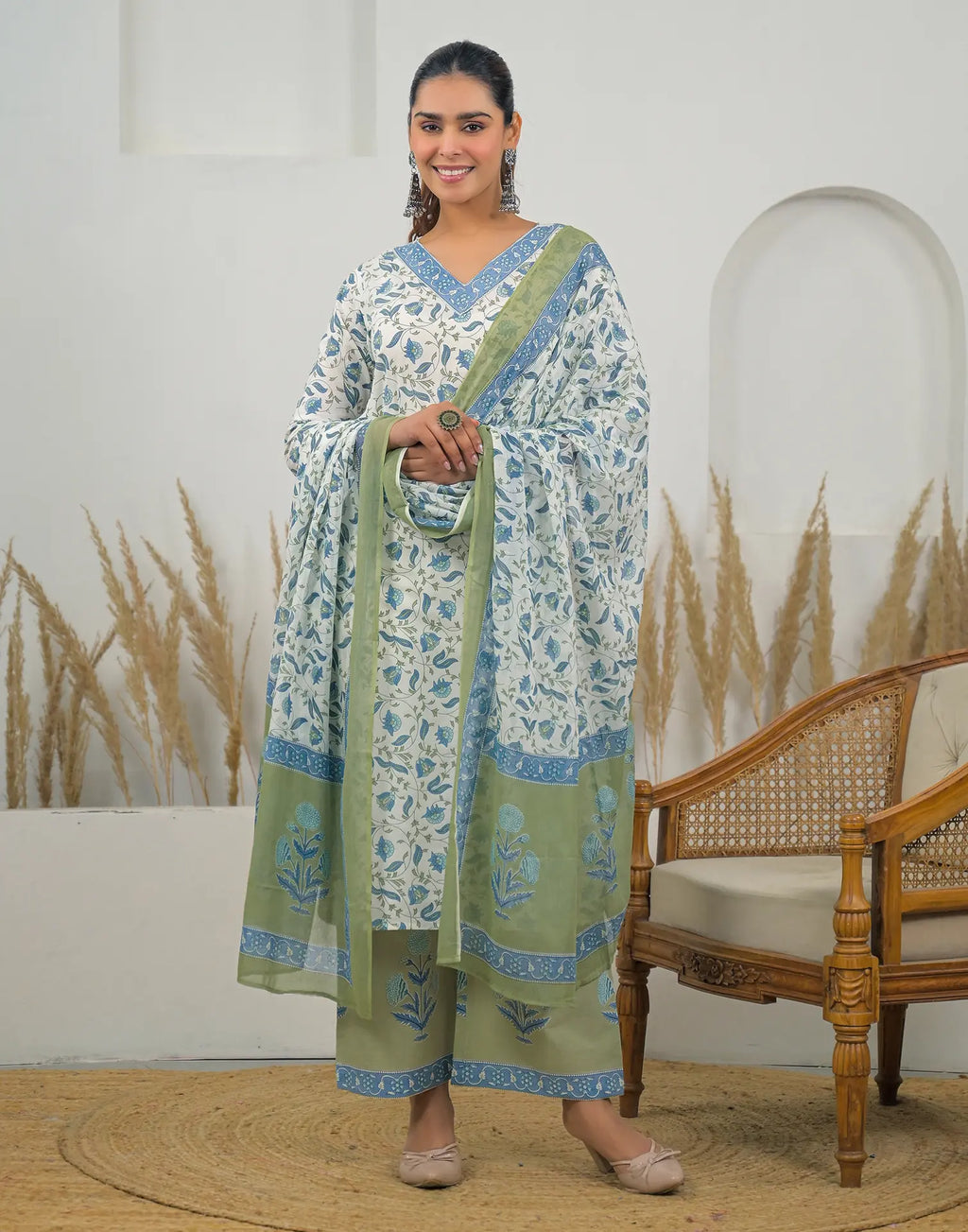 Skylee Cotton Printed Straight 3 Piece Kurta Set For Woman