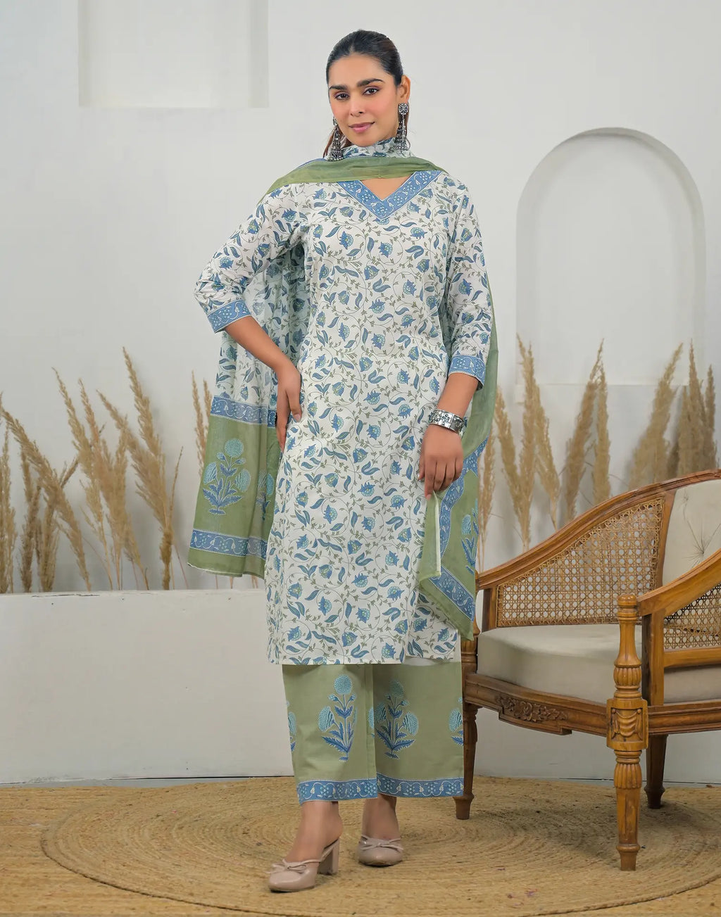 Skylee Cotton Printed Straight 3 Piece Kurta Set For Woman