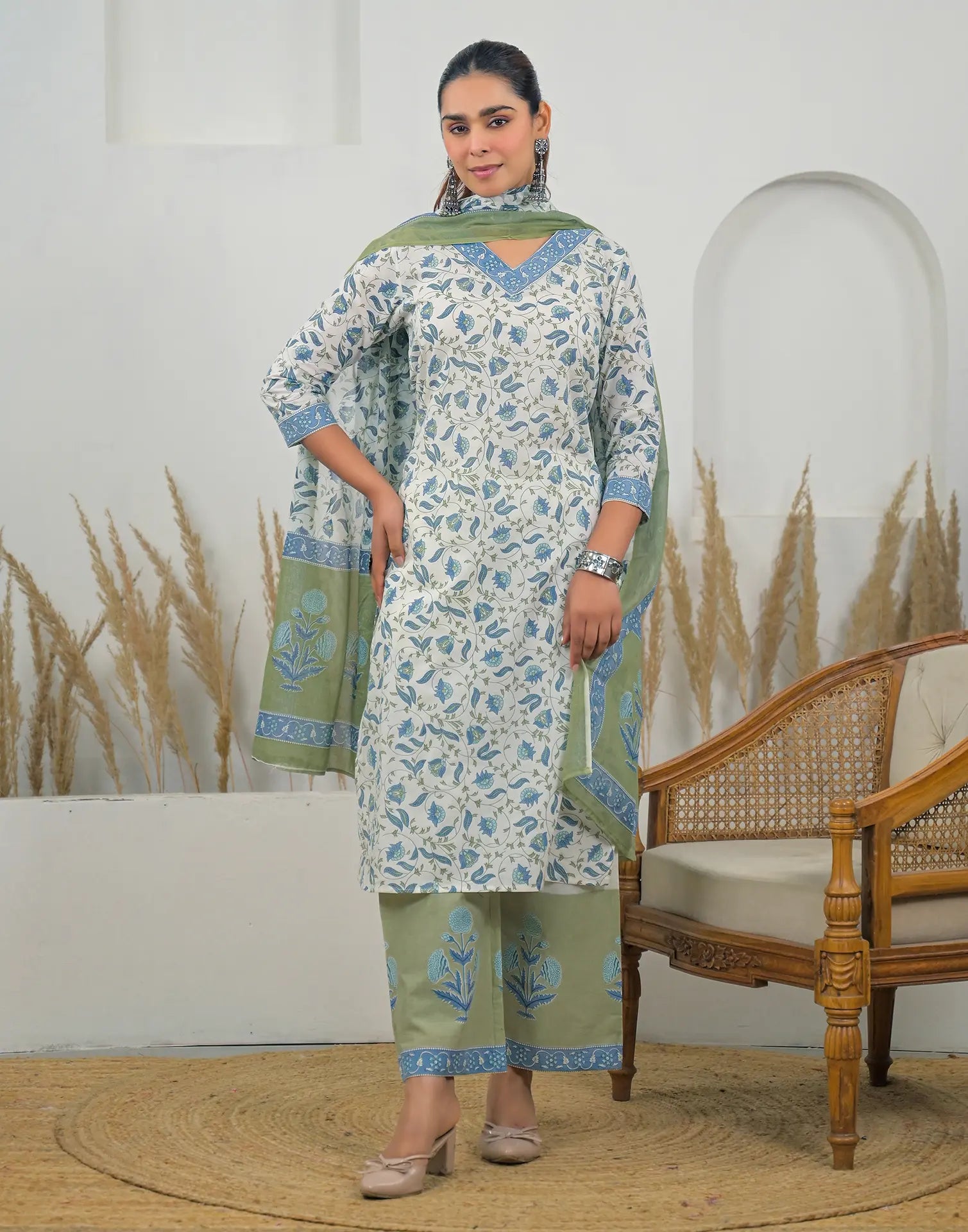 Skylee Cotton Printed Straight 3 Piece Kurta Set For Woman