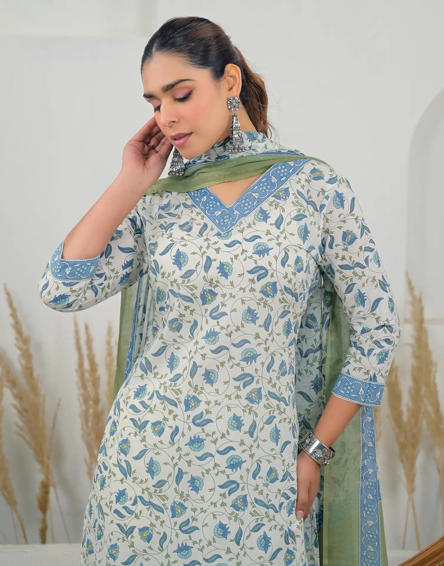 Skylee Cotton Printed Straight 3 Piece Kurta Set For Woman