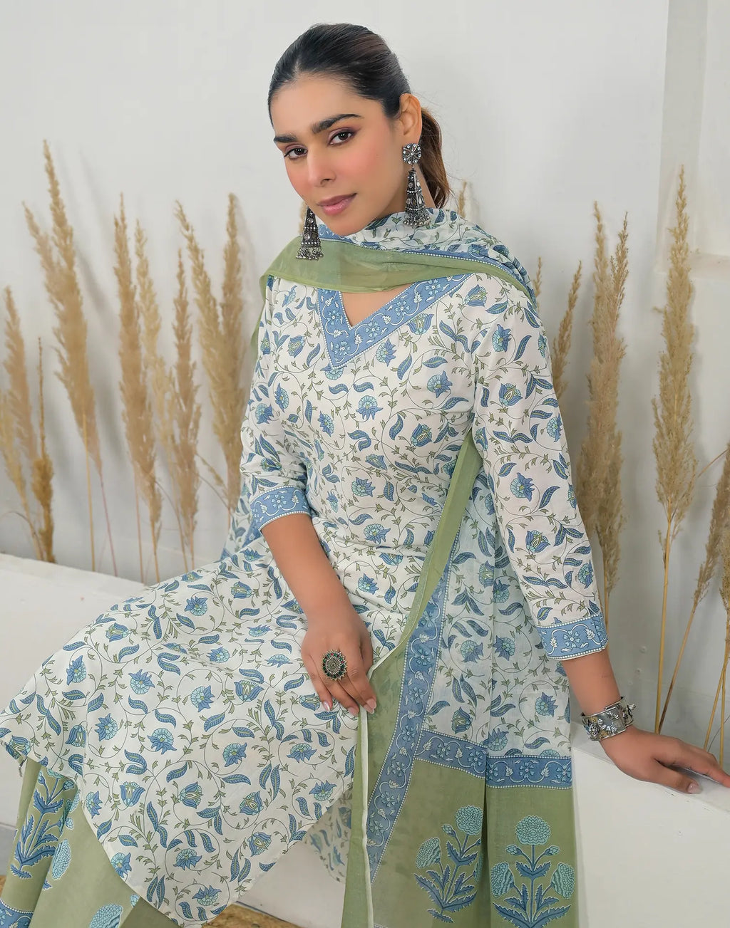 Skylee Cotton Printed Straight 3 Piece Kurta Set For Woman