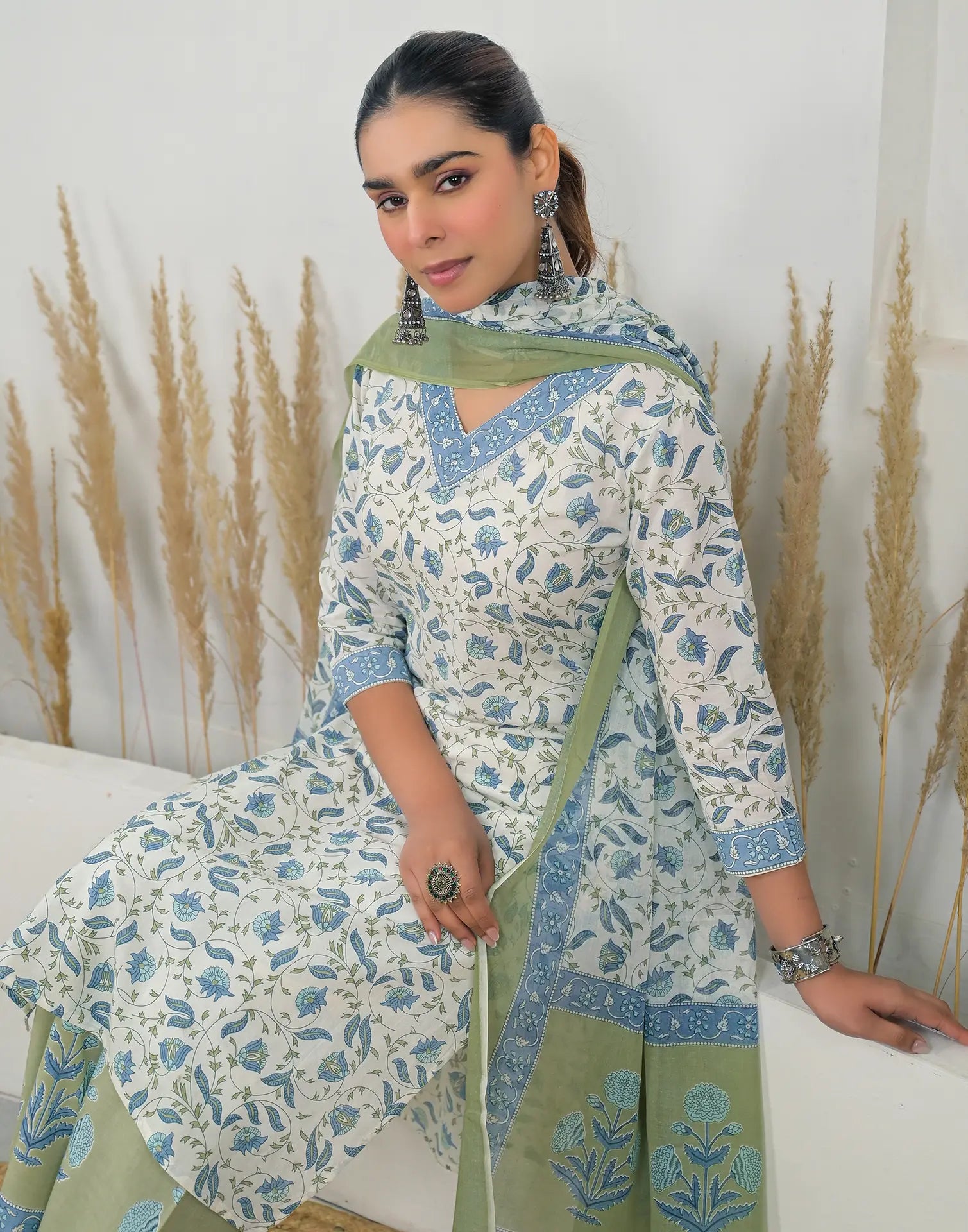 Skylee Cotton Printed Straight 3 Piece Kurta Set For Woman
