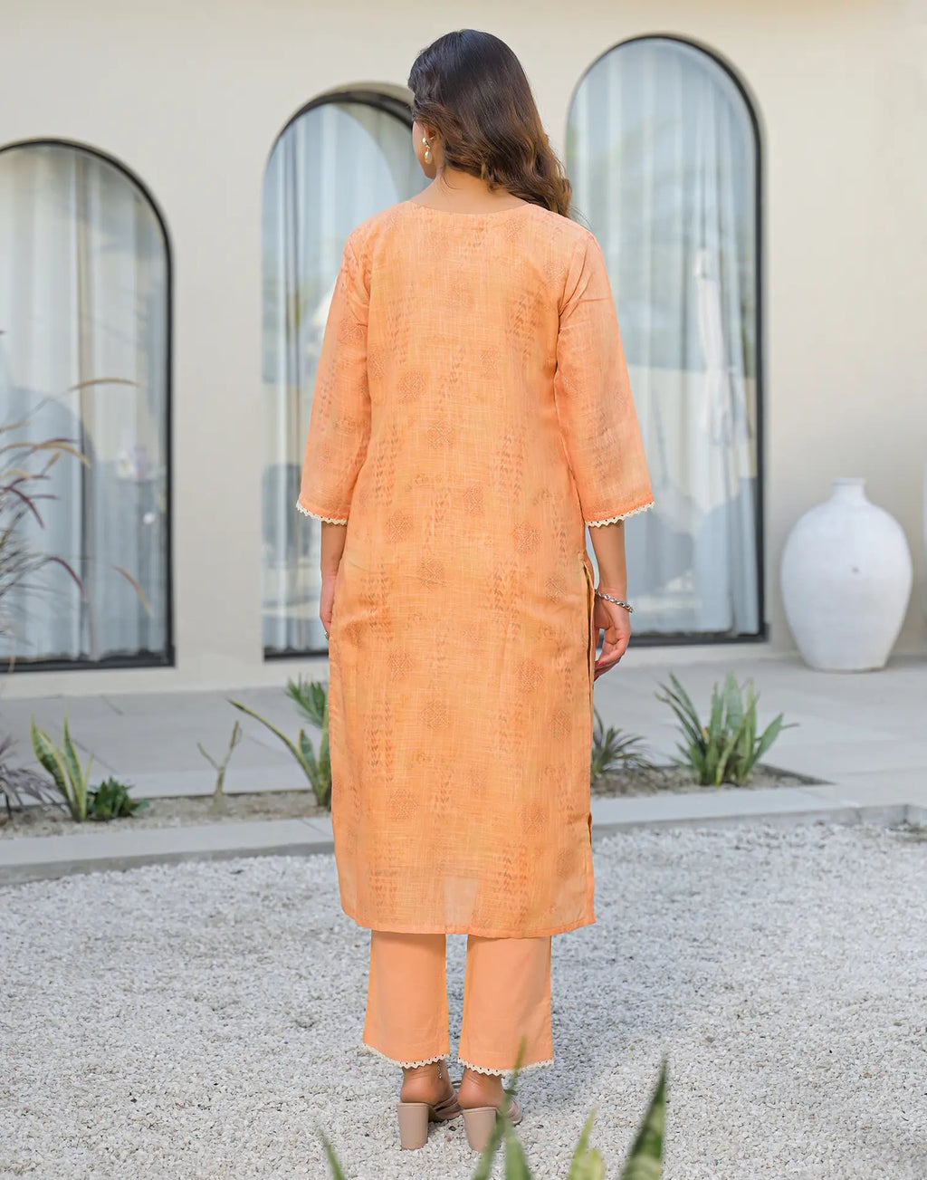 Skylee Linen Floral Print Straight 3 Piece Kurta Set For Woman