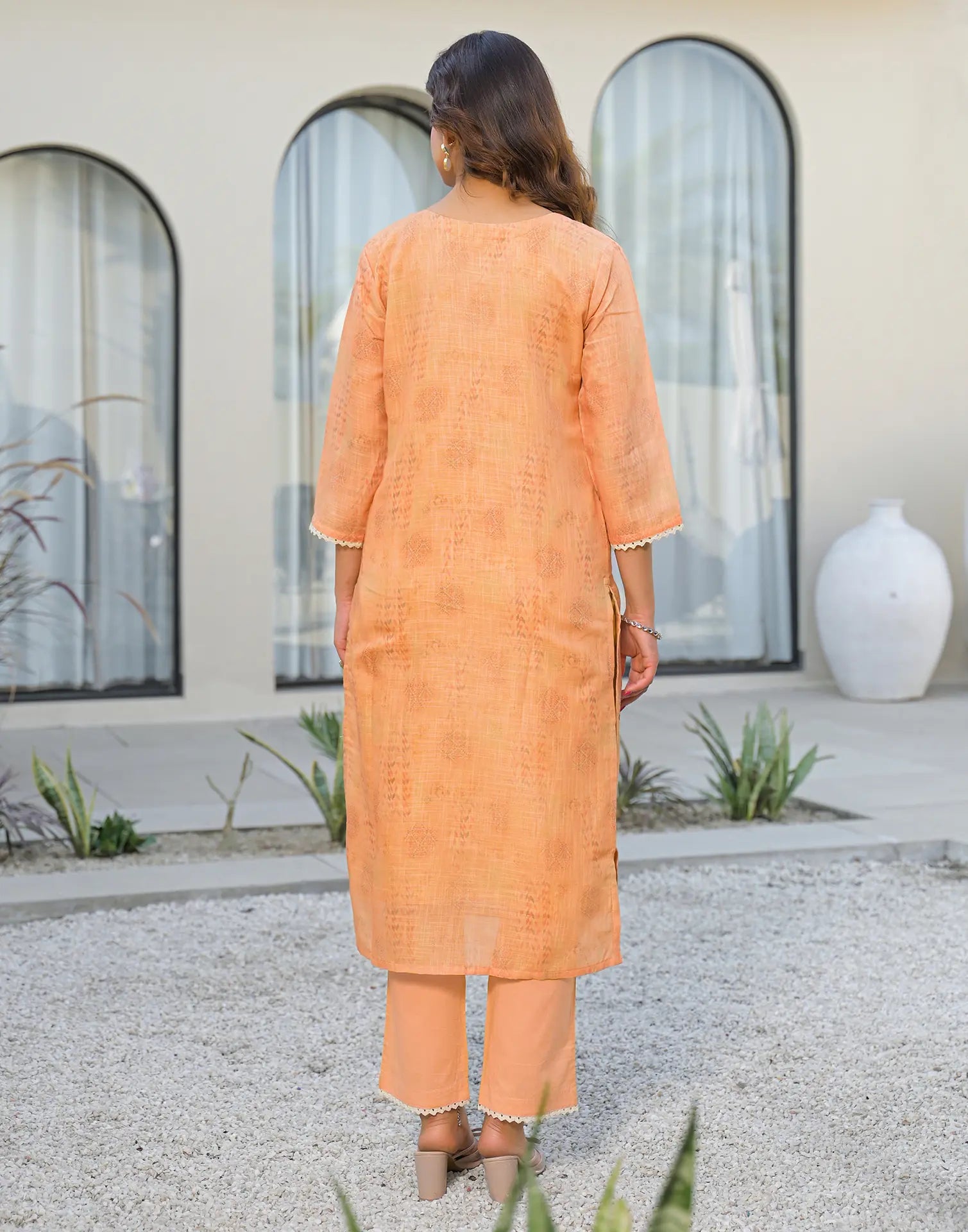 Skylee Linen Floral Print Straight 3 Piece Kurta Set For Woman