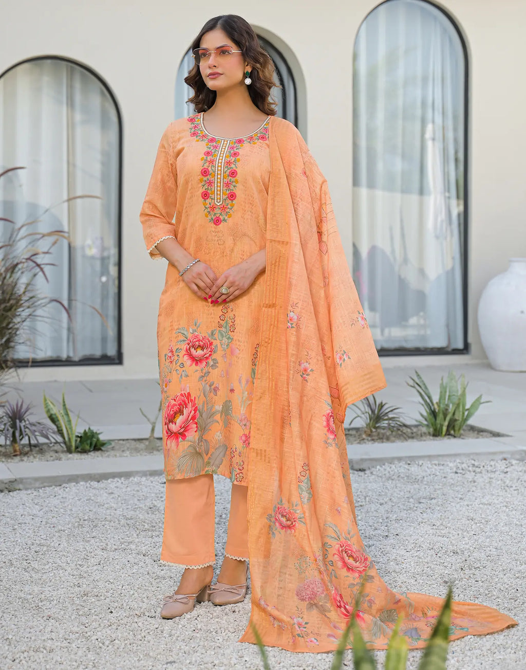 Skylee Linen Floral Print Straight 3 Piece Kurta Set For Woman