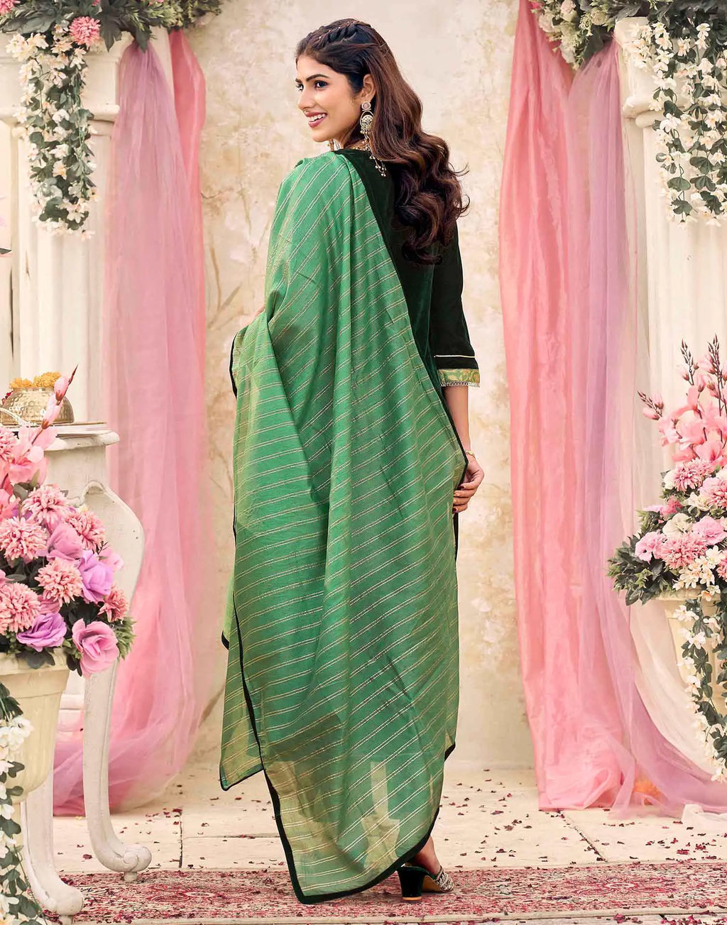 Skylee Velvet Dyed A-Line 3 Piece Kurta Set For Woman