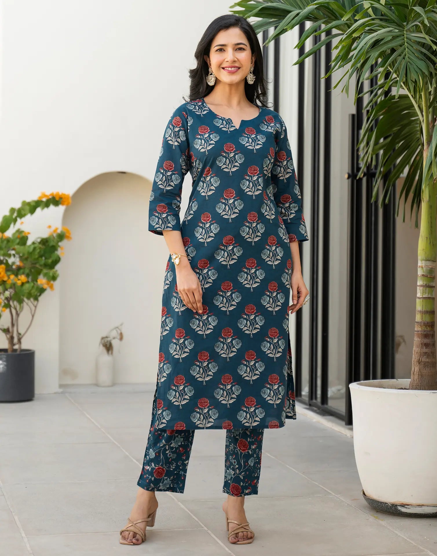 Skylee Cotton Floral Print Straight 3 Piece Kurta Set For Woman